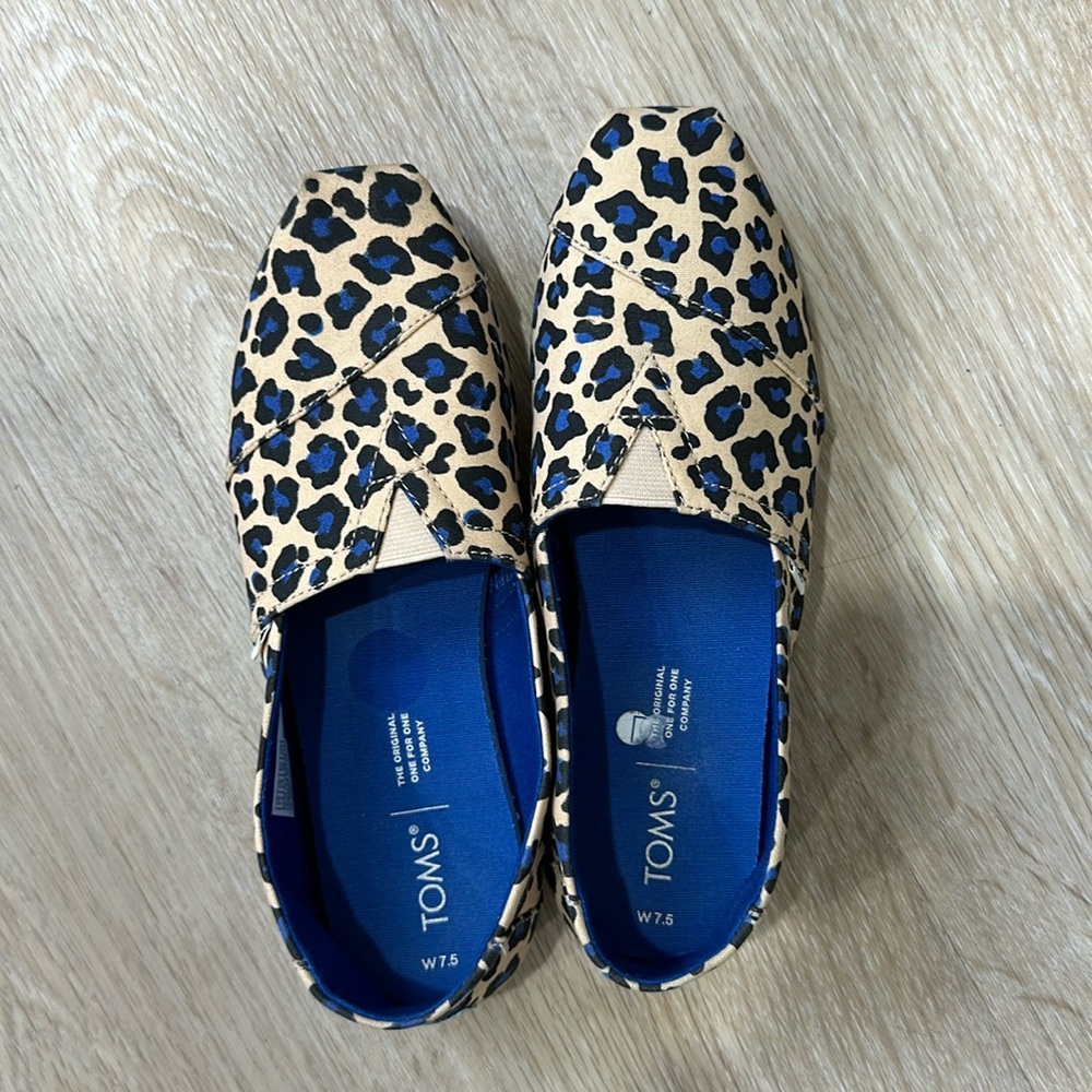 Toms Alpargata blue beige leopard cheetah print flat shoes